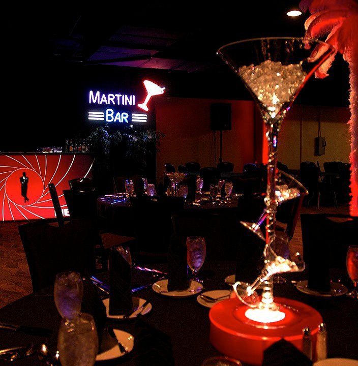 Martini Glass (Large with Attached Glasses)28″x 12″ Dream Captured Event Design
